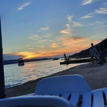 Miskovici, Otok Pag بيت ضيافة