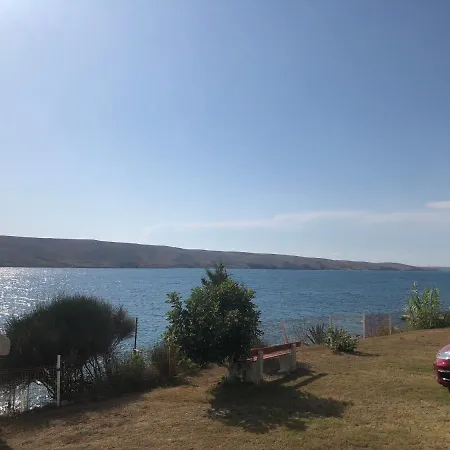 Miskovici, Otok Pag بيت ضيافة *
